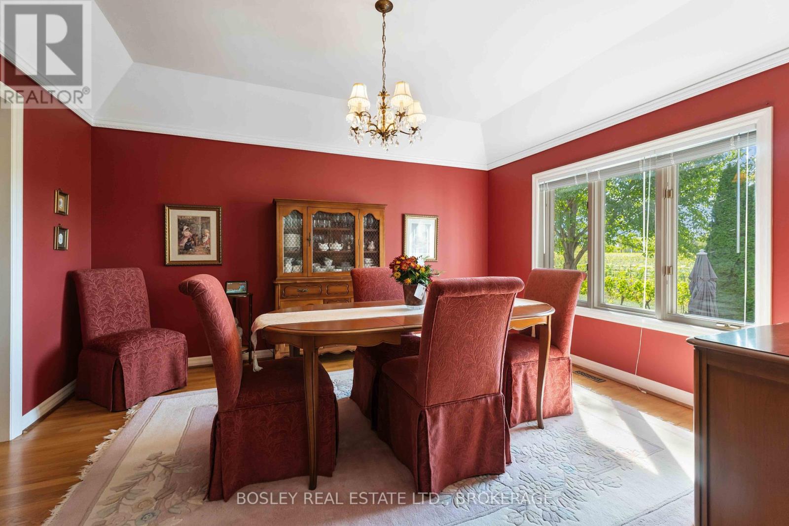 641 Simcoe Street, Niagara-On-The-Lake, Ontario  L0S 1J0 - Photo 10 - X12445482