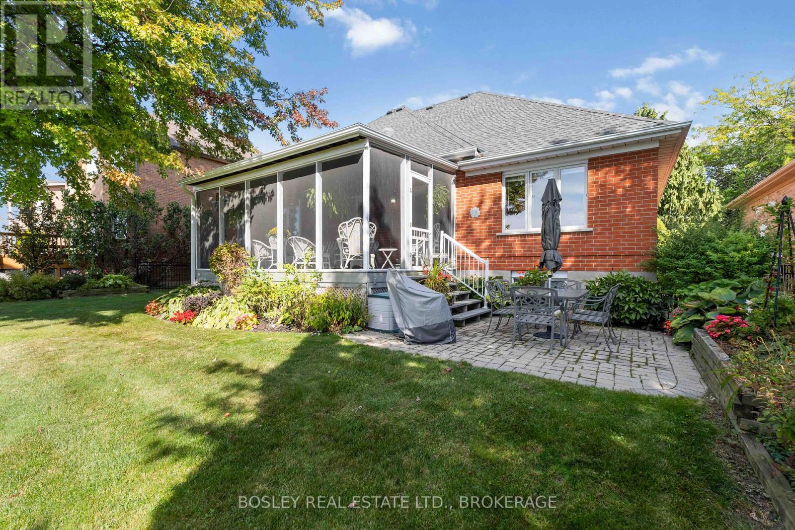 641 Simcoe Street, Niagara-On-The-Lake, Ontario  L0S 1J0 - Photo 32 - X12445482