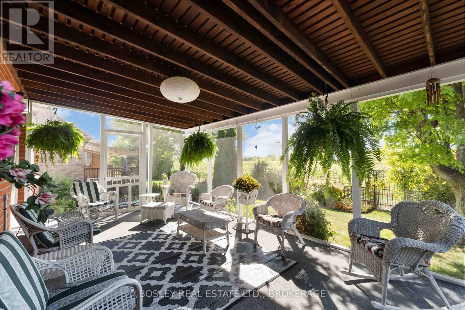 641 Simcoe Street, Niagara-On-The-Lake, Ontario  L0S 1J0 - Photo 34 - X12445482