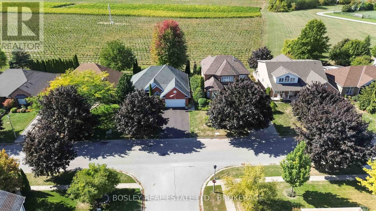641 Simcoe Street, Niagara-On-The-Lake, Ontario  L0S 1J0 - Photo 35 - X12445482