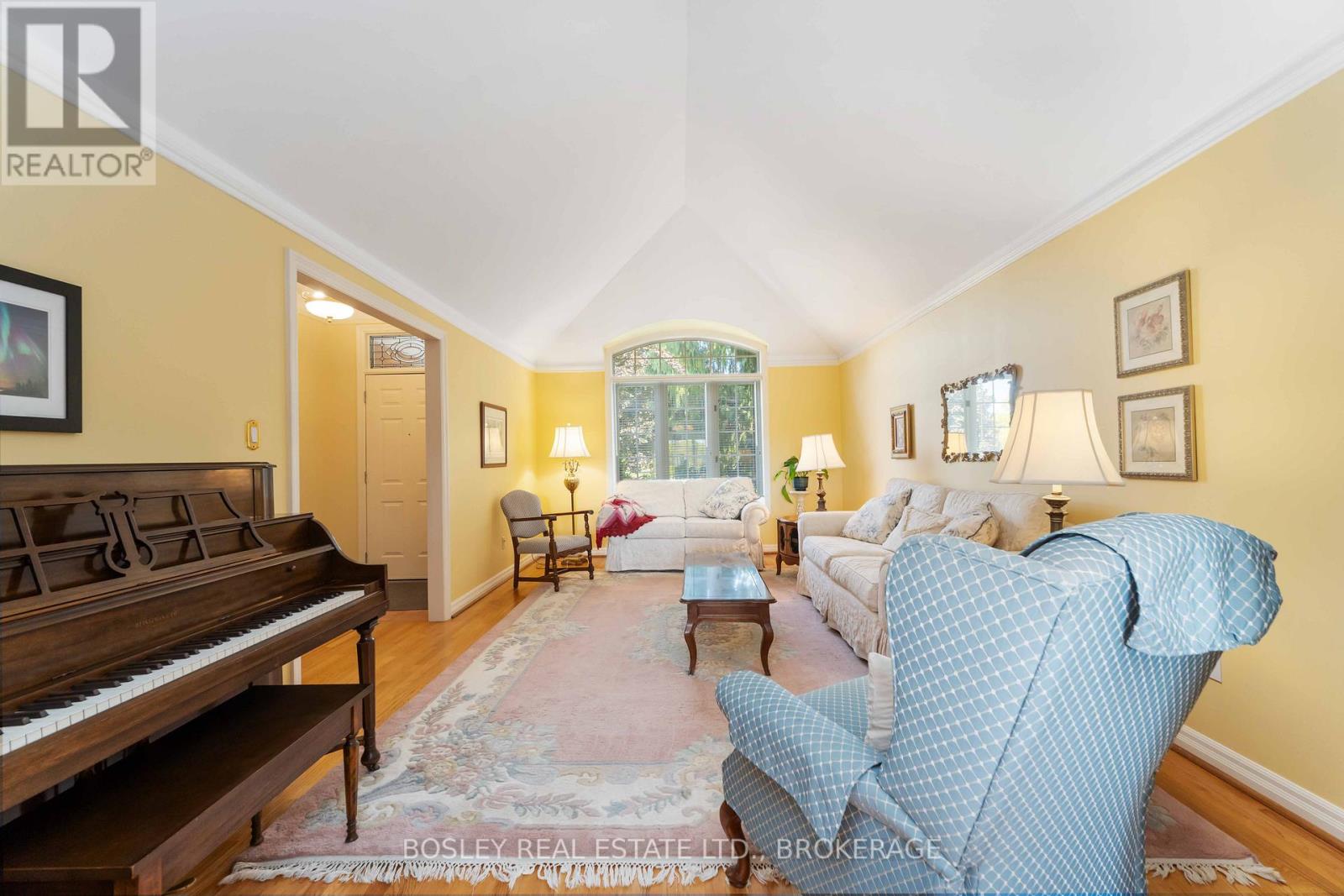 641 Simcoe Street, Niagara-On-The-Lake, Ontario  L0S 1J0 - Photo 6 - X12445482