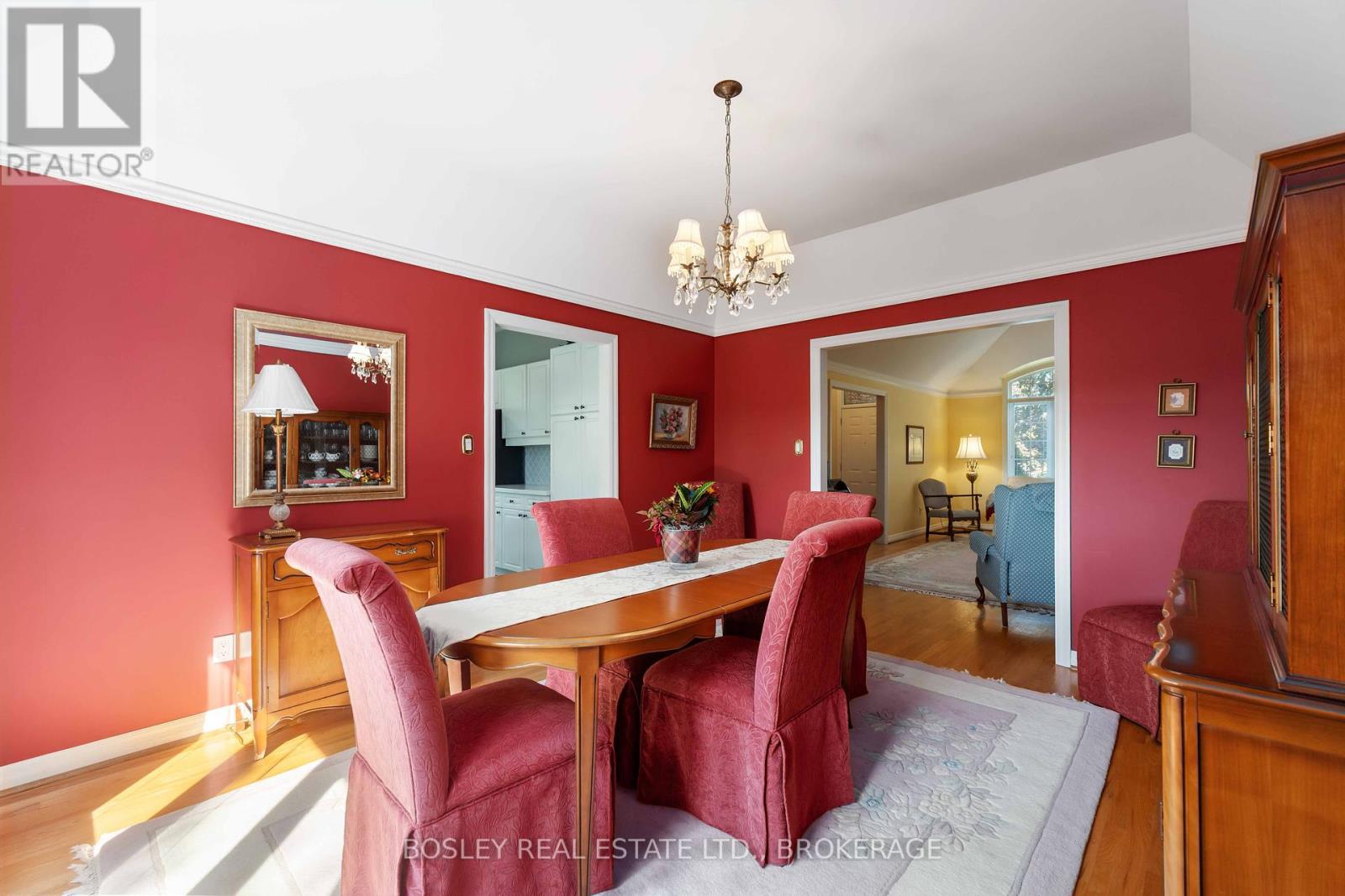 641 Simcoe Street, Niagara-On-The-Lake, Ontario  L0S 1J0 - Photo 9 - X12445482