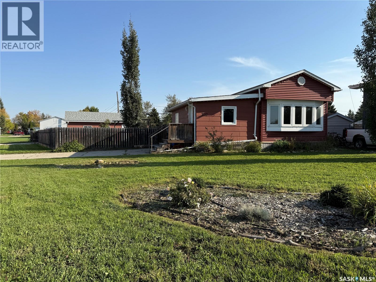 702 4th AVENUE W, Melville, Saskatchewan