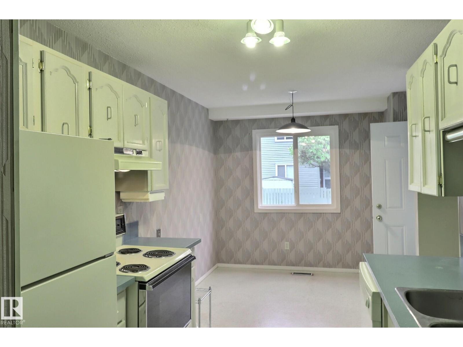 5383 Hill View Cr Nw, Edmonton, Alberta  T6L 1V9 - Photo 3 - E4460906