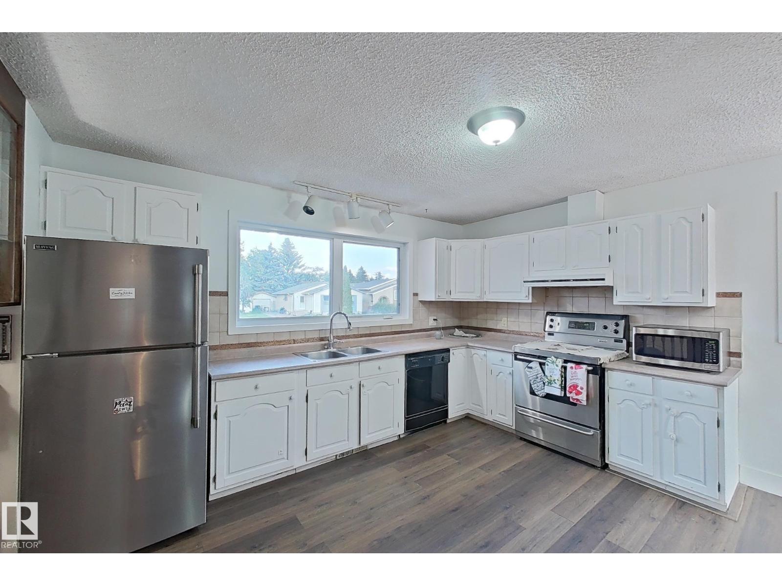 1036 38 St Nw, Edmonton, Alberta  T6L 2K9 - Photo 4 - E4460907
