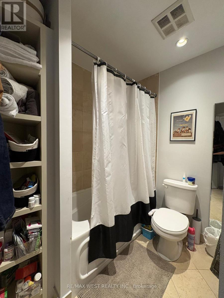 2204 - 218 Queens Quay W, Toronto, Ontario  M5J 2Y6 - Photo 12 - C12445484