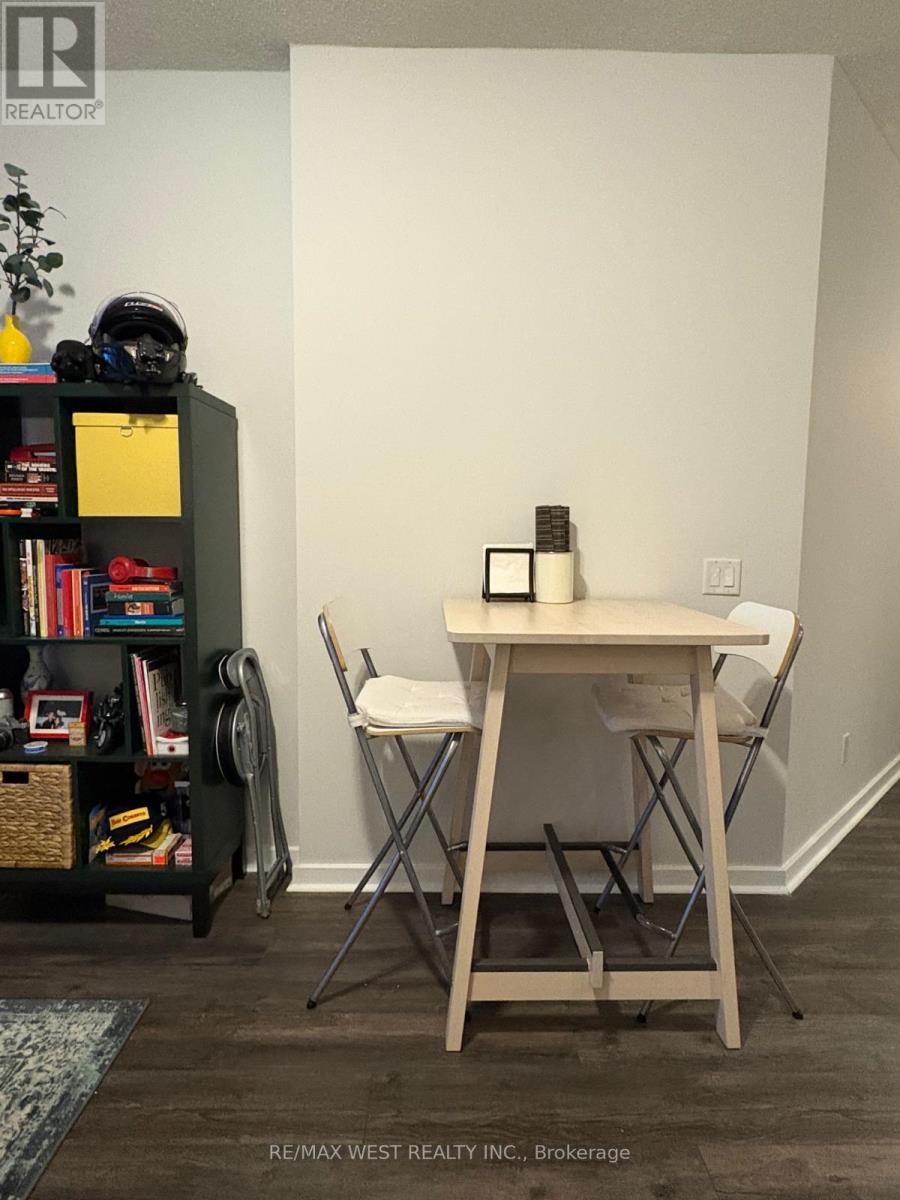 2204 - 218 Queens Quay W, Toronto, Ontario  M5J 2Y6 - Photo 13 - C12445484