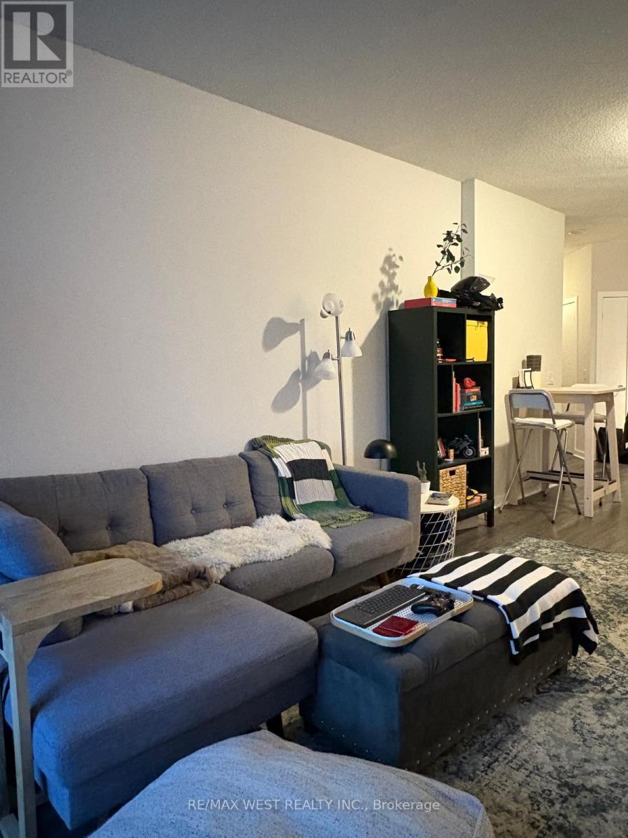 2204 - 218 Queens Quay W, Toronto, Ontario  M5J 2Y6 - Photo 14 - C12445484