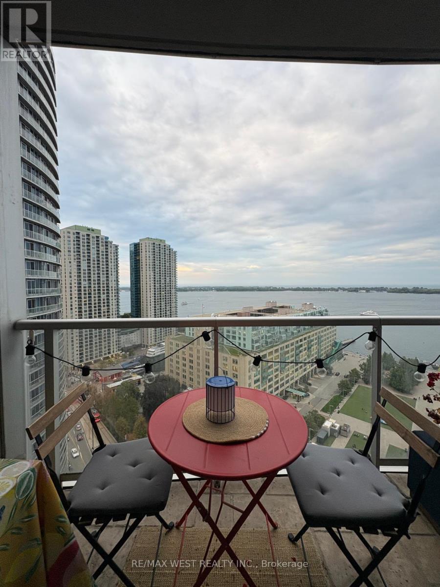 2204 - 218 Queens Quay W, Toronto, Ontario  M5J 2Y6 - Photo 16 - C12445484