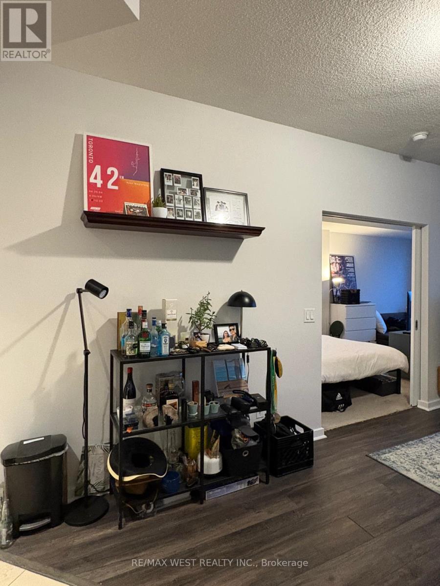 2204 - 218 Queens Quay W, Toronto, Ontario  M5J 2Y6 - Photo 8 - C12445484