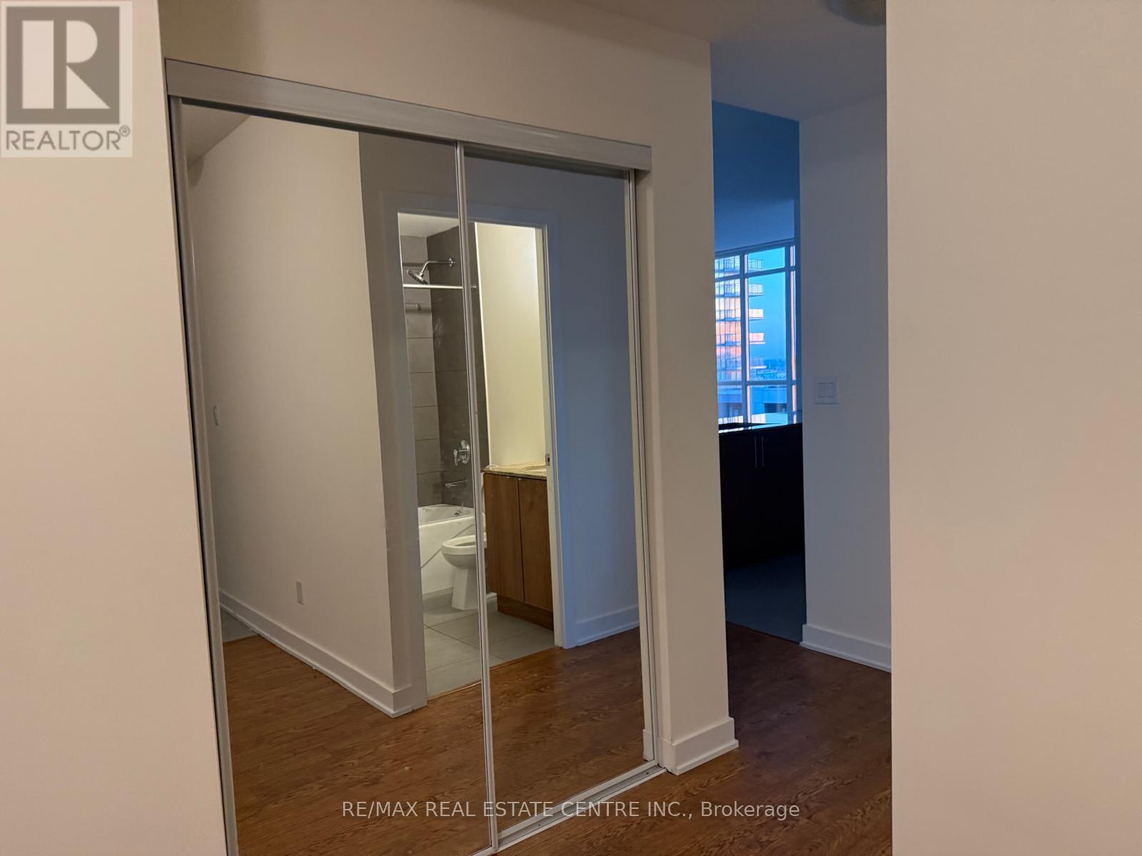 803 - 4099 Brickstone Mews, Mississauga, Ontario  L5B 0G2 - Photo 4 - W12331617