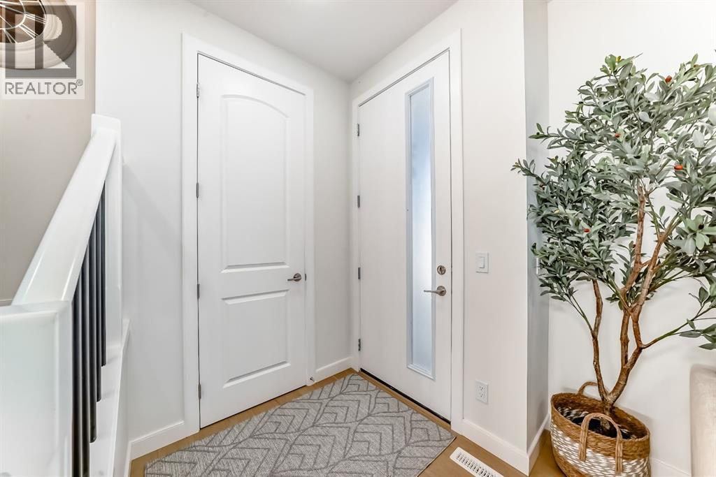 325 Waterford Boulevard, Chestermere, Alberta  T1X 2Z7 - Photo 4 - A2258144
