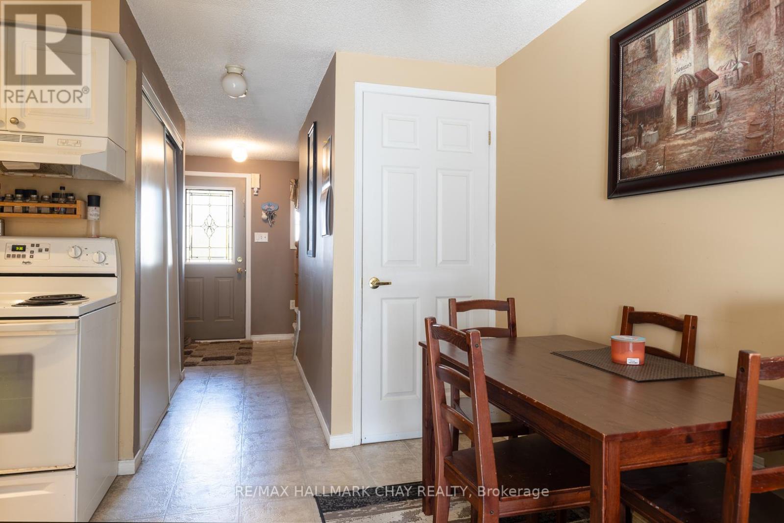 17 Majesty Boulevard, Barrie, Ontario  L4M 7K3 - Photo 5 - S12324901