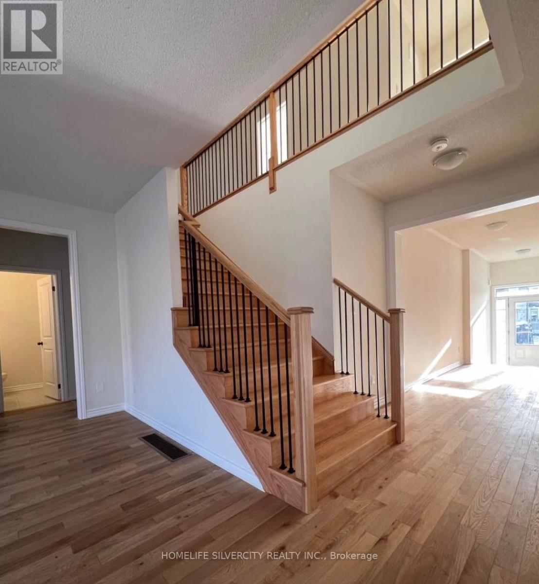 81 Lawrence D. Pridham Avenue, New Tecumseth, Ontario  L6P 3L8 - Photo 2 - N12440877