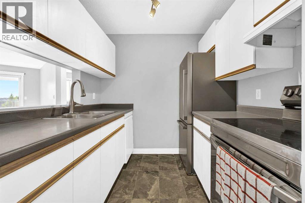 309, 10 Dover Point Se, Calgary, Alberta  T2B 3K2 - Photo 3 - A2258508