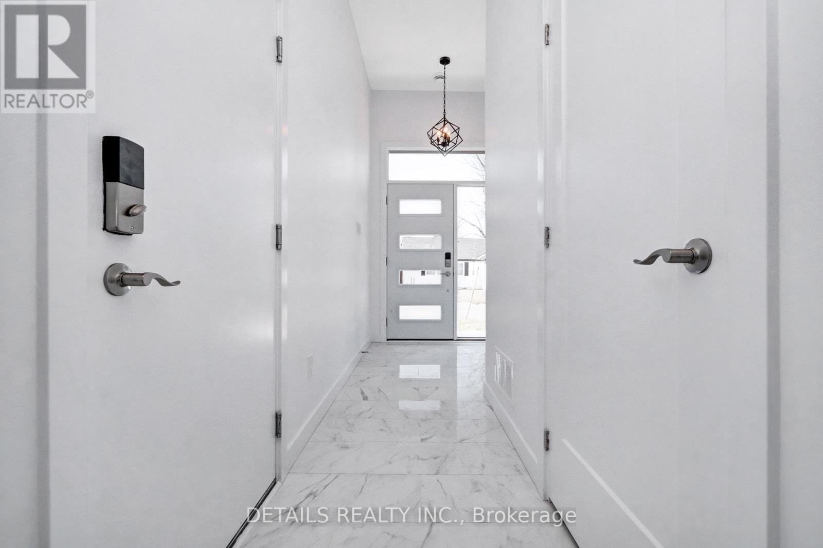 A - 842 Dundee Avenue, Ottawa, Ontario  K2B 5S9 - Photo 2 - X12445501