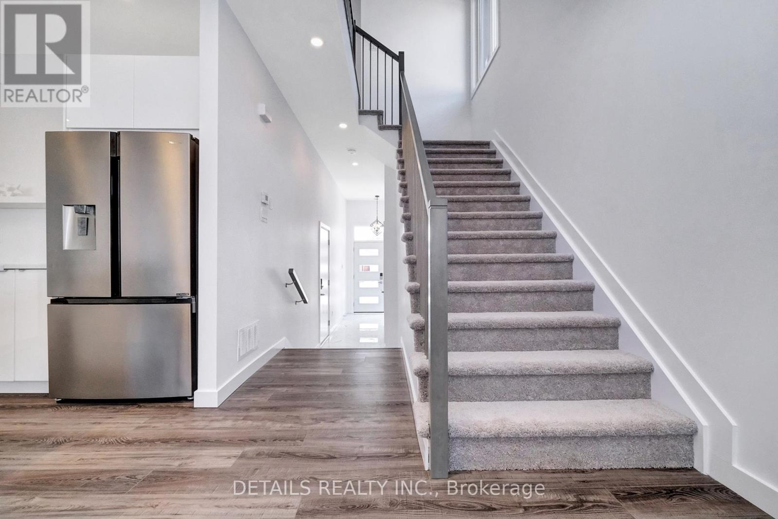 A - 842 Dundee Avenue, Ottawa, Ontario  K2B 5S9 - Photo 3 - X12445501
