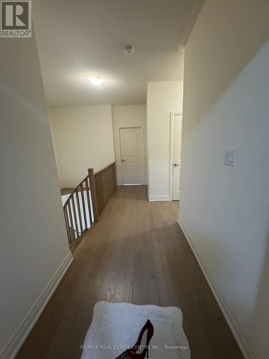 8 Unwind Crescent, Brampton, Ontario  L6X 0B3 - Photo 18 - W12444654