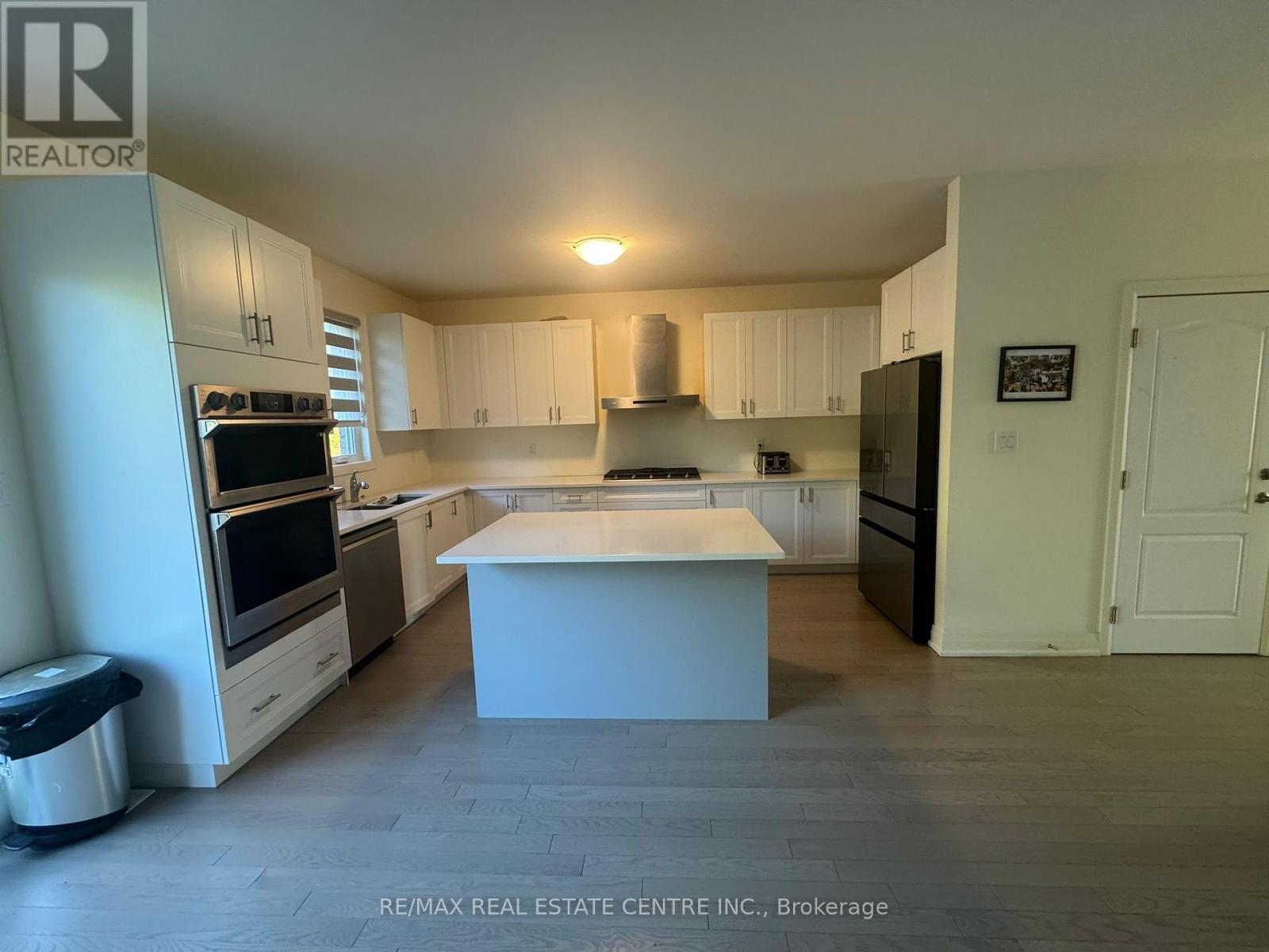 8 Unwind Crescent, Brampton, Ontario  L6X 0B3 - Photo 10 - W12444654