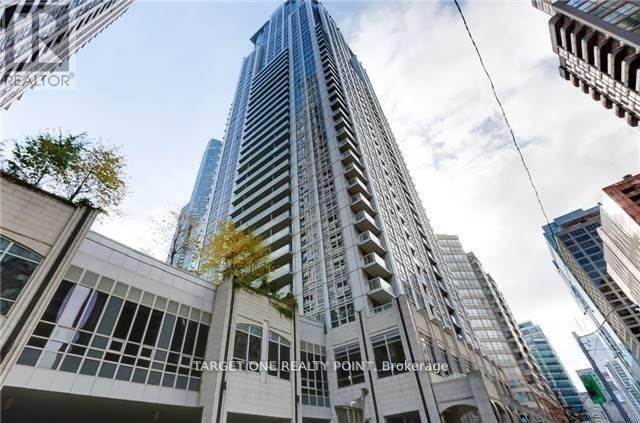 <div class="slider-price">$2,390 Monthly</div><p>1707 - 761 Bay Street, Toronto, Ontario</p>
