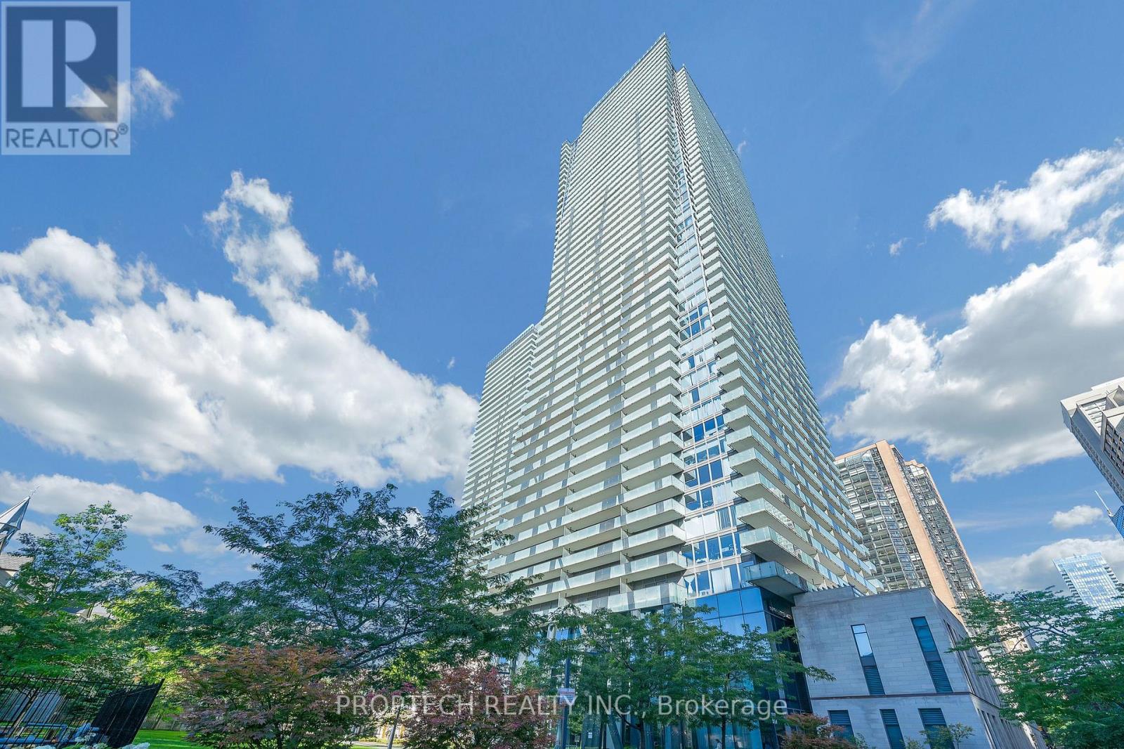 <div class="slider-price">$3,000 Monthly</div><p>1009 - 1080 Bay Street, Toronto, Ontario</p>