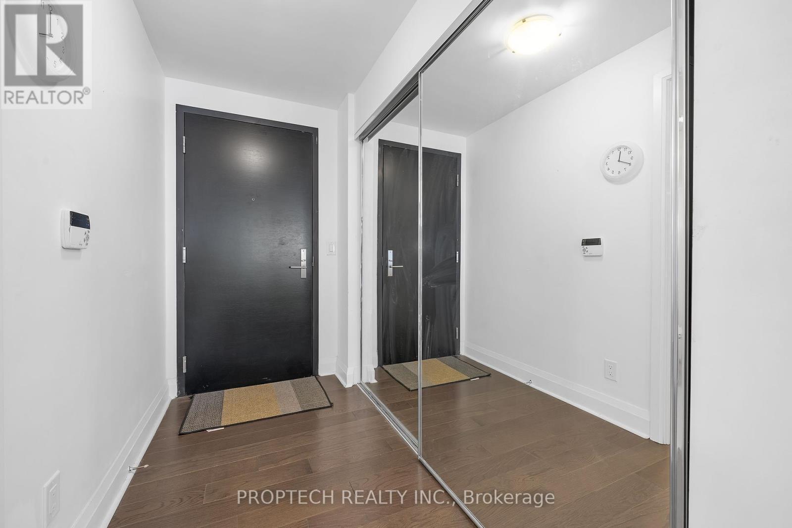 1009 - 1080 Bay Street, Toronto, Ontario  M5S 0A5 - Photo 3 - C12445498