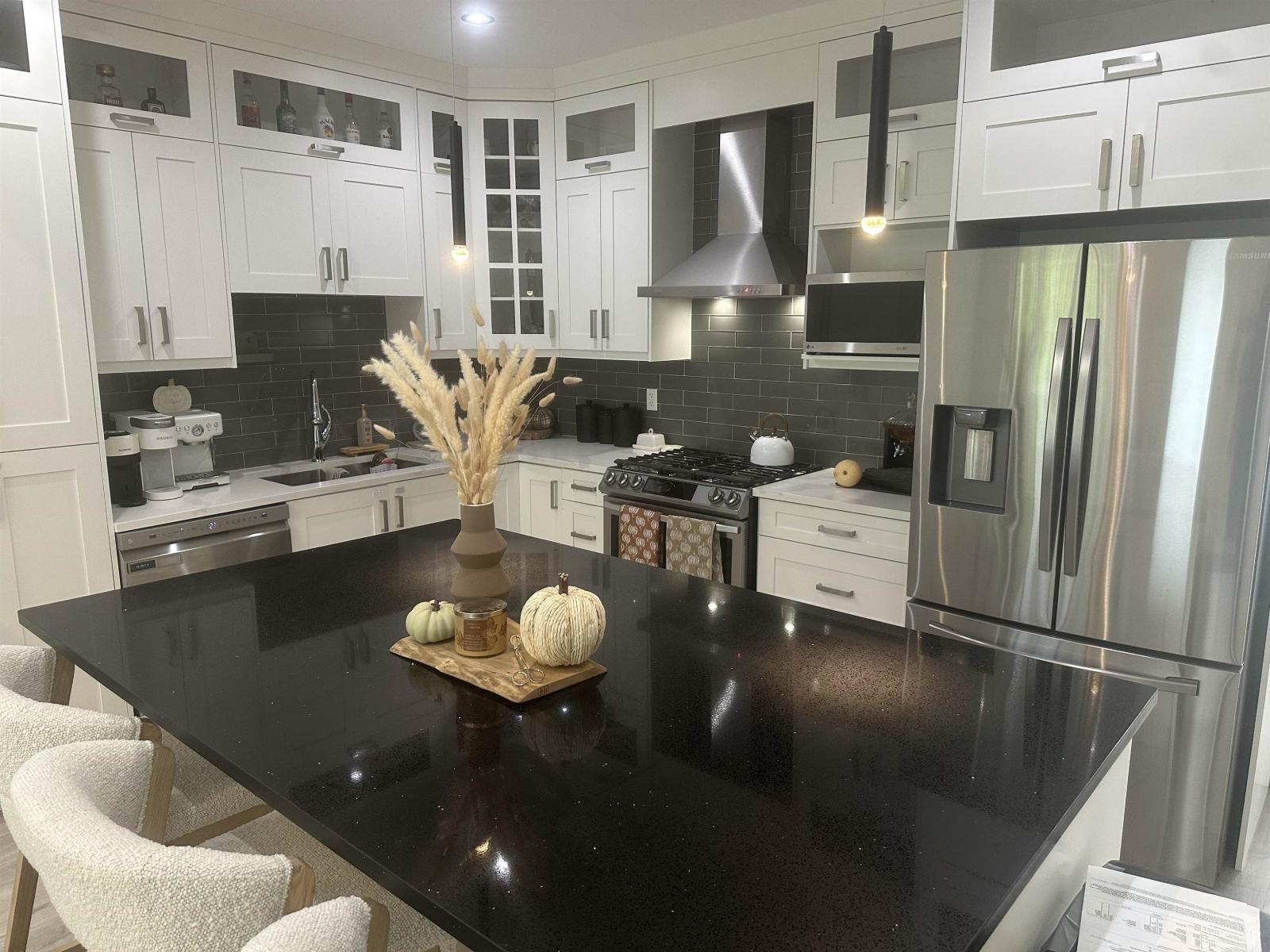 36743 Carl Creek Crescent, Abbotsford, British Columbia  V3G 0H4 - Photo 4 - R3052774