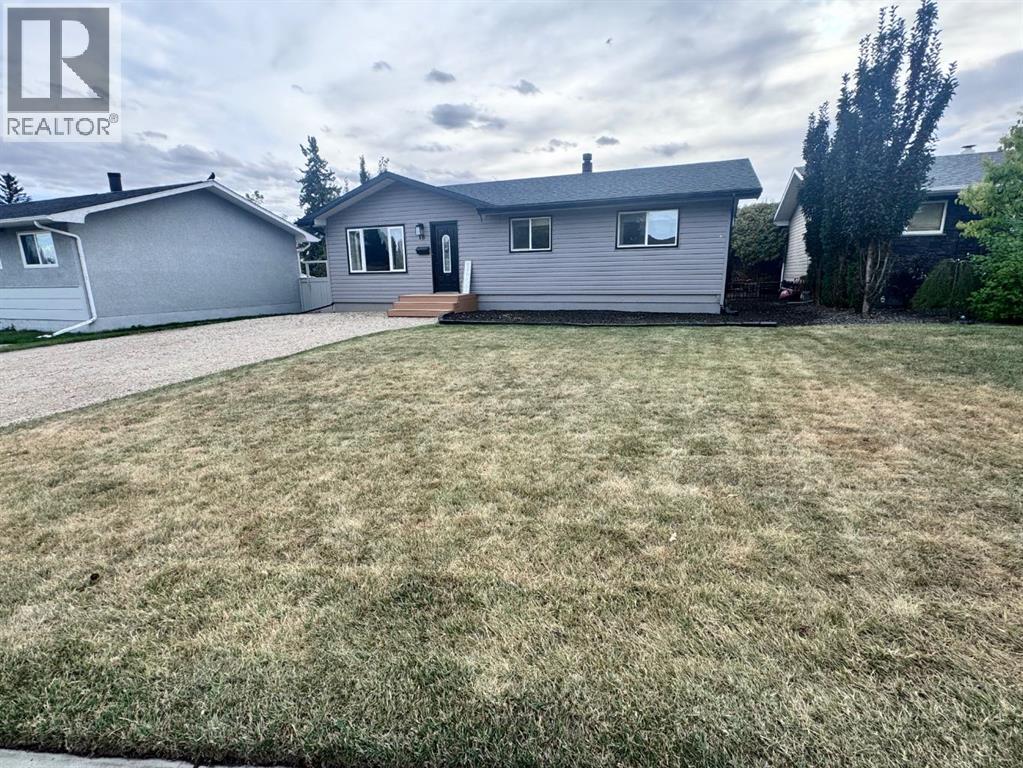 18 Oreston Close, Red Deer, Alberta  T4N 5A2 - Photo 2 - A2260839
