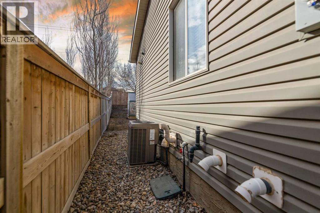 120 West Creek Green, Chestermere, Alberta  T1X 0B4 - Photo 4 - A2243970