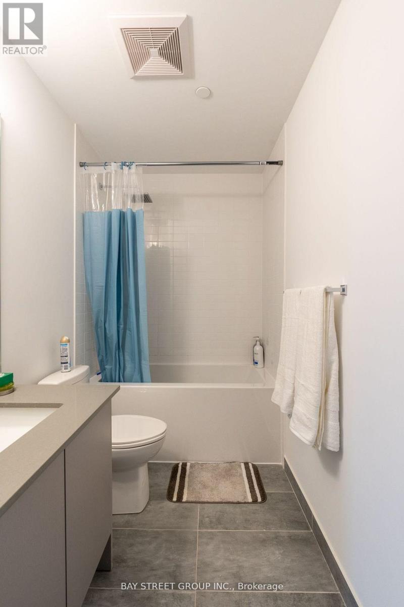 620 - 2485 Taunton Road W, Oakville, Ontario  L6H 3R8 - Photo 4 - W12445497