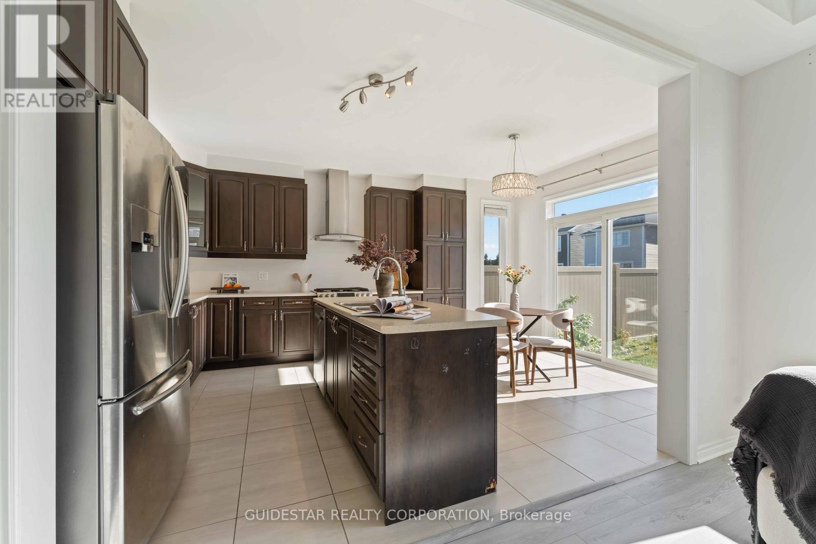 20 Oxalis Crescent, Ottawa, Ontario  K2V 0J6 - Photo 10 - X12445505