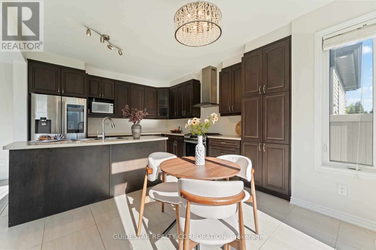20 Oxalis Crescent, Ottawa, Ontario  K2V 0J6 - Photo 12 - X12445505