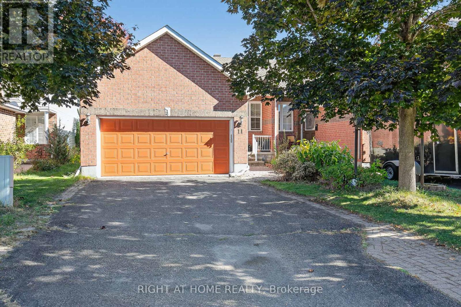 11 ORISKA WAY, Ottawa, Ontario