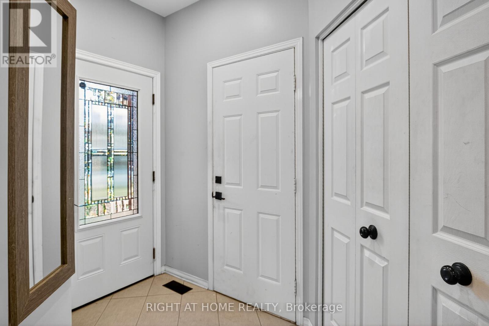 11 Oriska Way, Ottawa, Ontario  K2J 4N7 - Photo 4 - X12445515