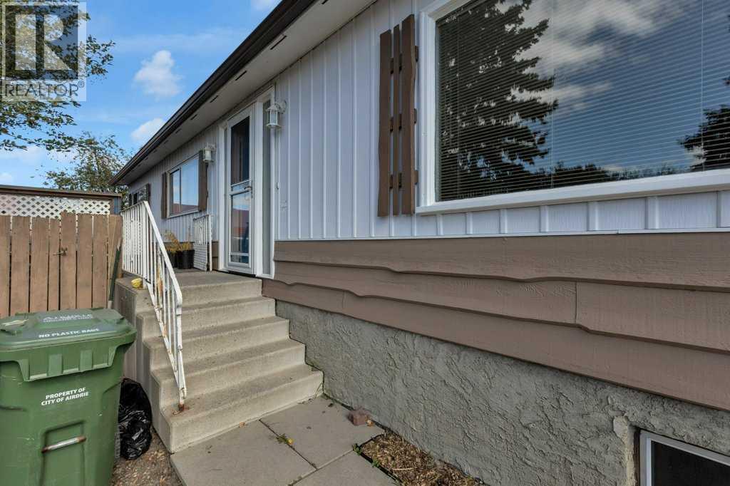 56 Spring Haven Close Se, Airdrie, Alberta  T4A 1G2 - Photo 3 - A2260009