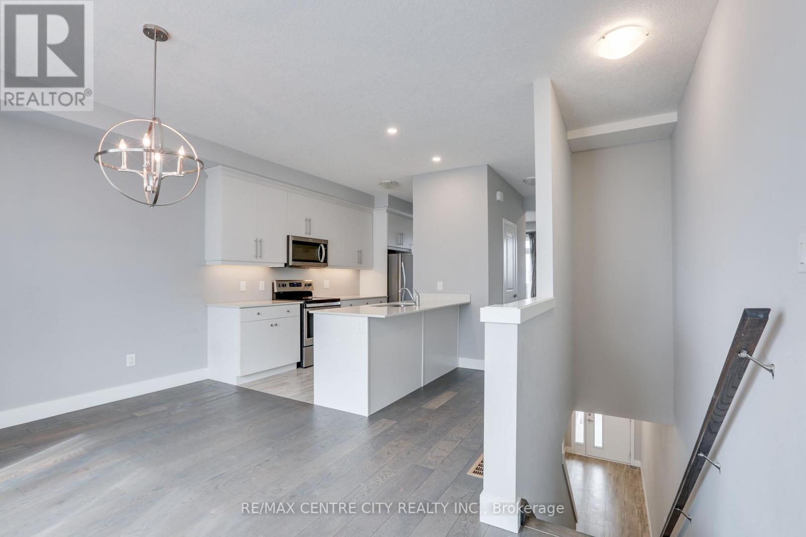 106 - 2070 Meadowgate Boulevard, London South, Ontario  N6M 1C6 - Photo 18 - X12256305