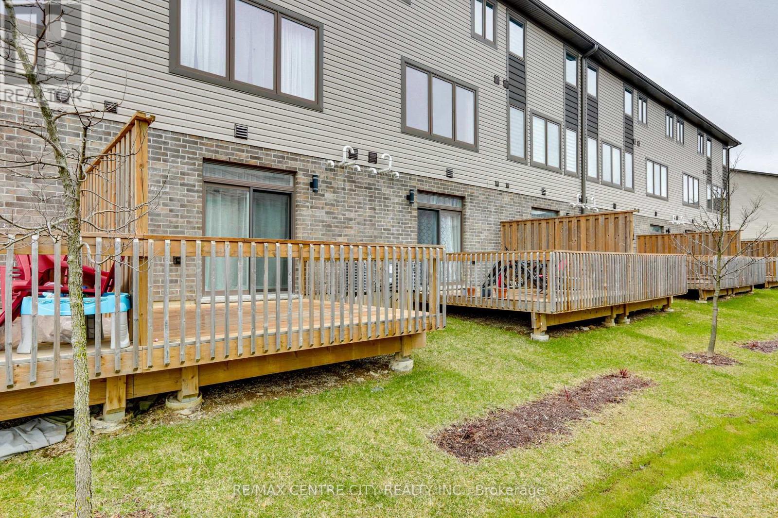 106 - 2070 Meadowgate Boulevard, London South, Ontario  N6M 1C6 - Photo 44 - X12256305