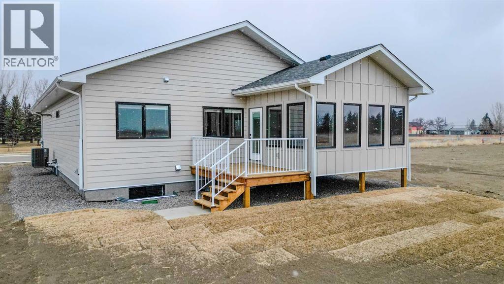 112 E 300 S, Raymond, Alberta  T0K 2S0 - Photo 28 - A2259820