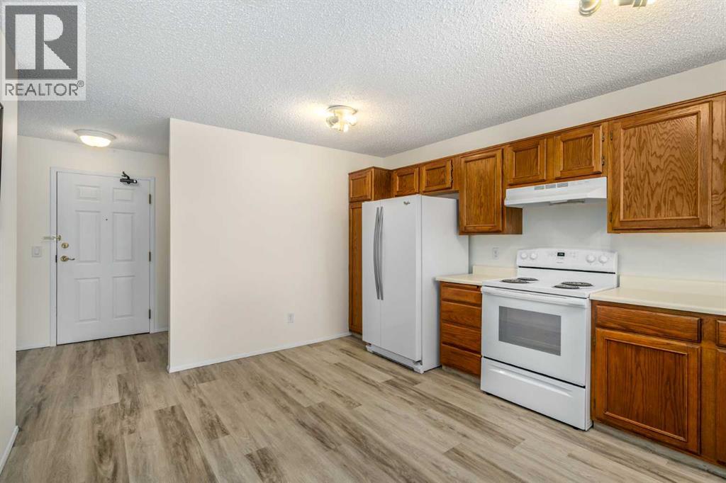 221, 20 Coachway Road Sw, Calgary, Alberta  T3H 1E6 - Photo 8 - A2258710