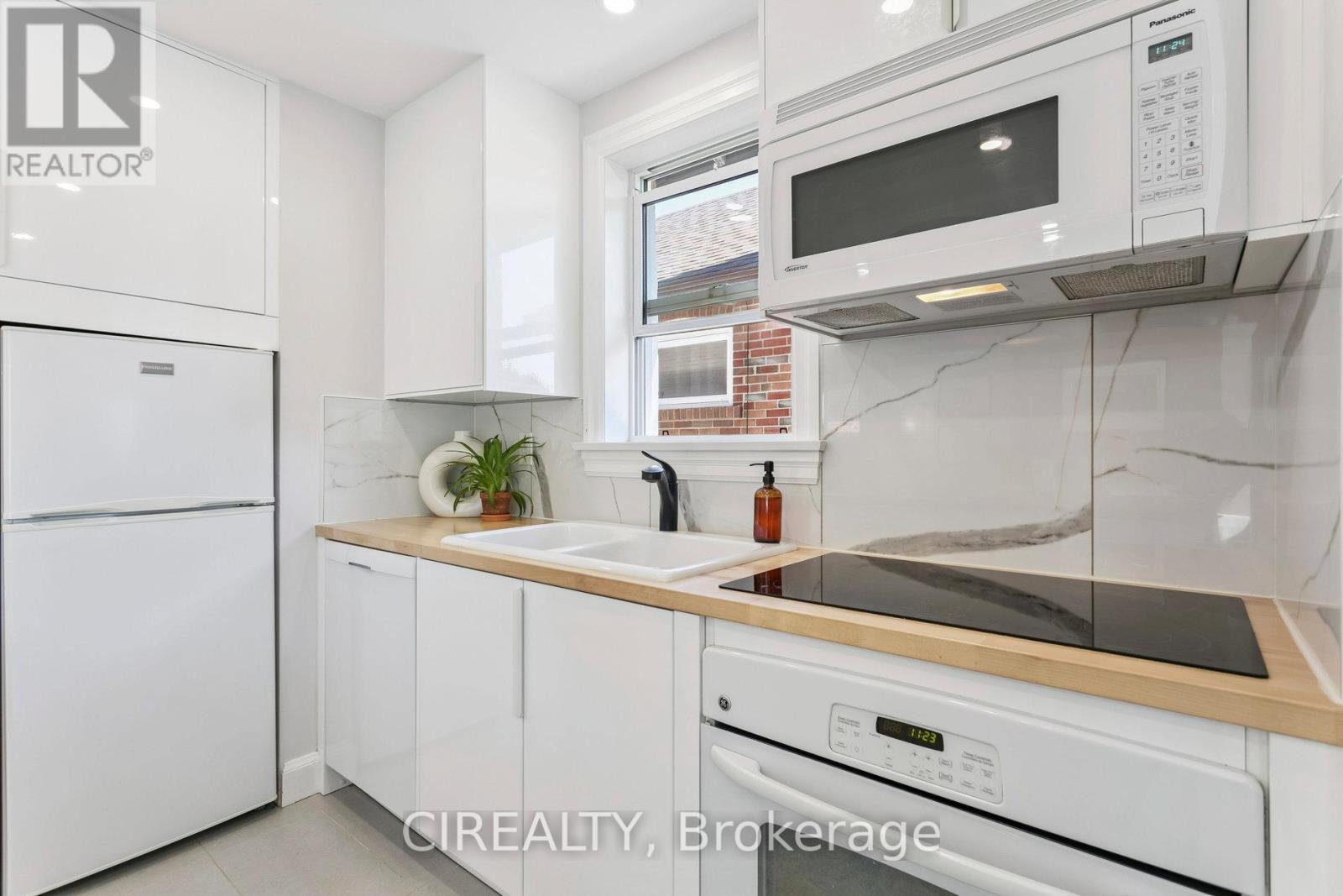 140 Ellins Avenue, Toronto, Ontario  M6N 2B1 - Photo 10 - W12433629
