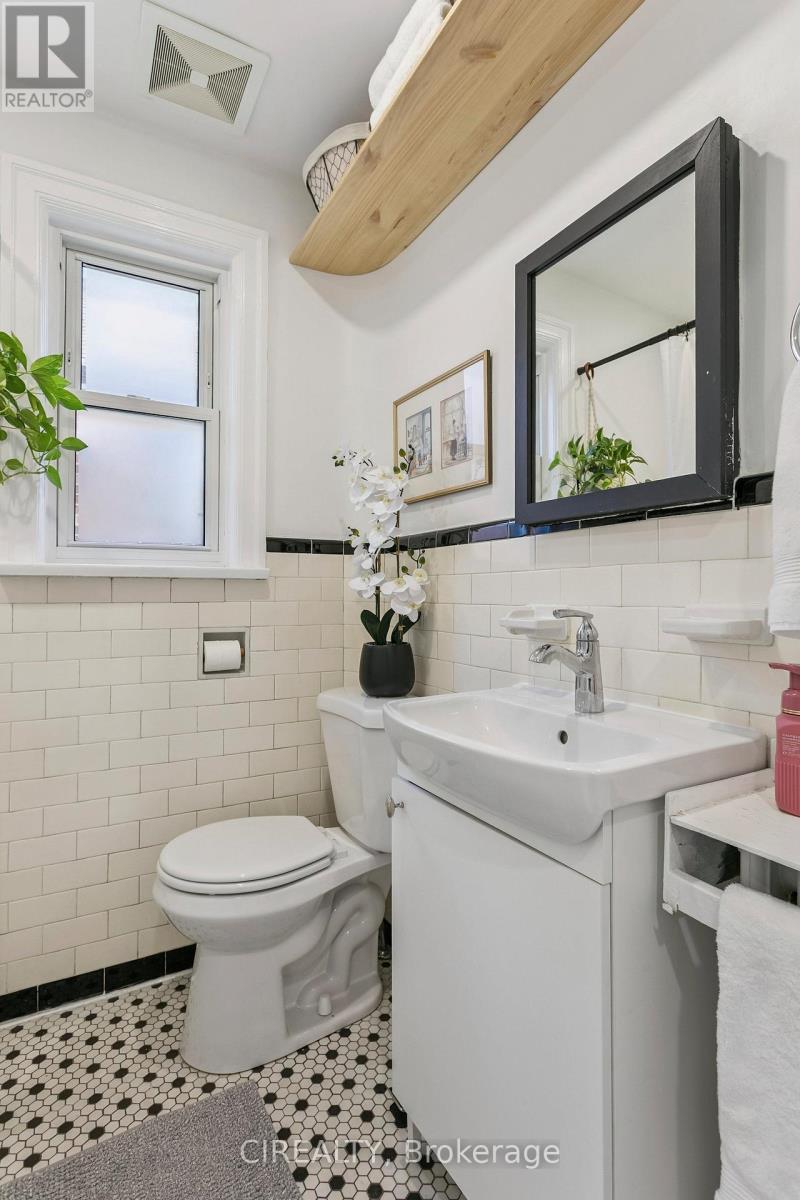 140 Ellins Avenue, Toronto, Ontario  M6N 2B1 - Photo 16 - W12433629