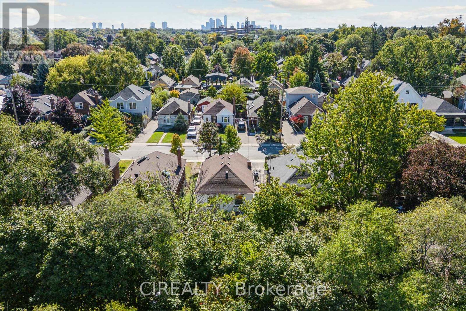 140 Ellins Avenue, Toronto, Ontario  M6N 2B1 - Photo 36 - W12433629