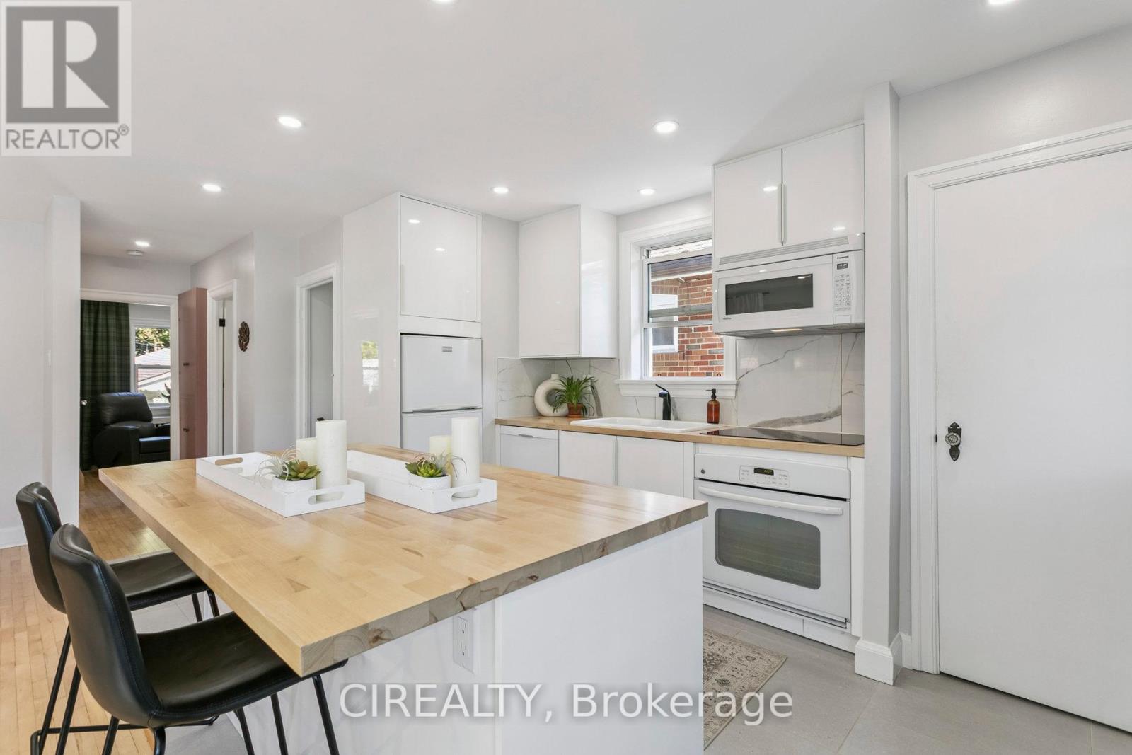 140 Ellins Avenue, Toronto, Ontario  M6N 2B1 - Photo 9 - W12433629