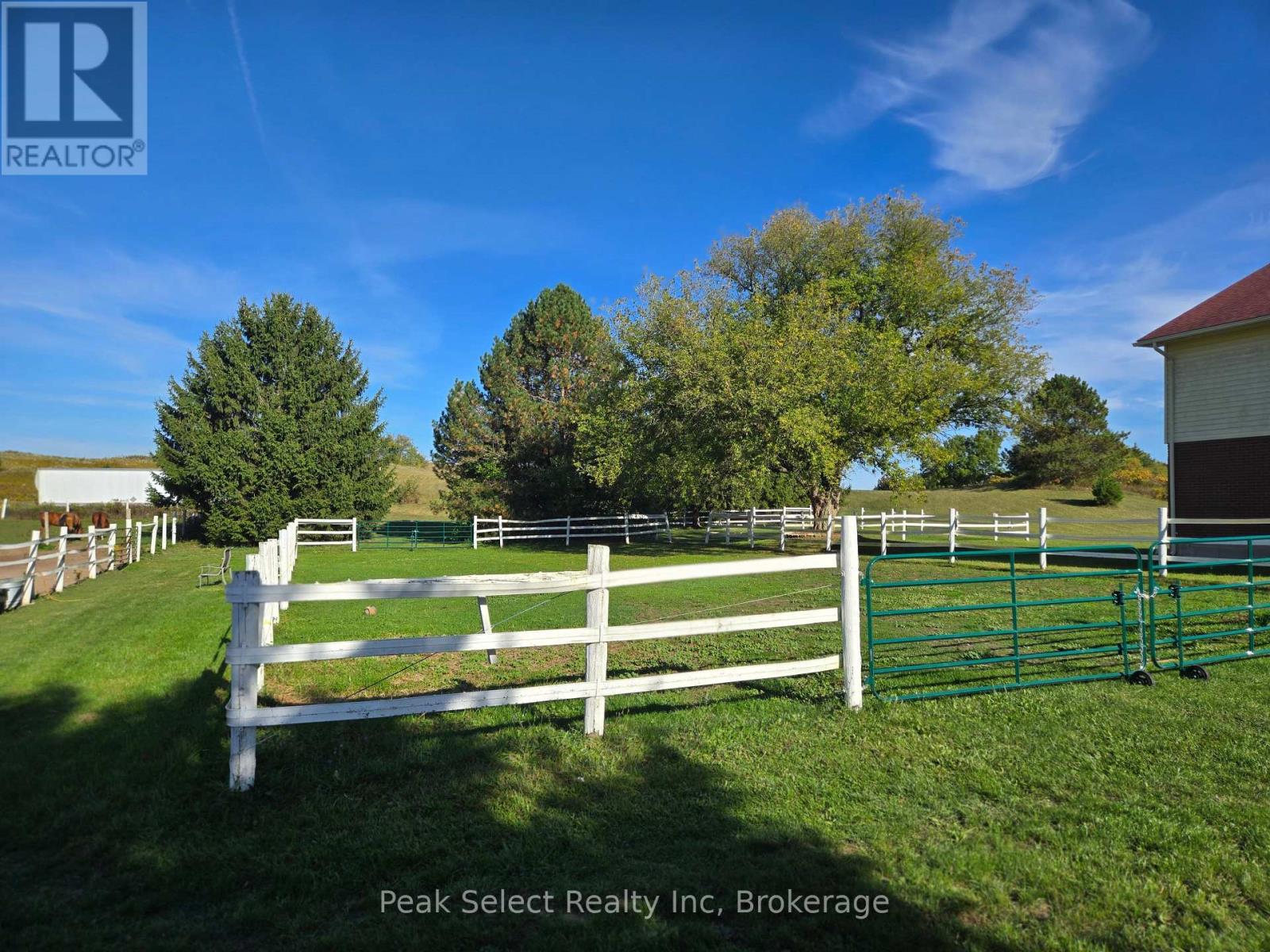 20076 Cherryhill Road, Thames Centre, Ontario  N0M 2M0 - Photo 6 - X12445518