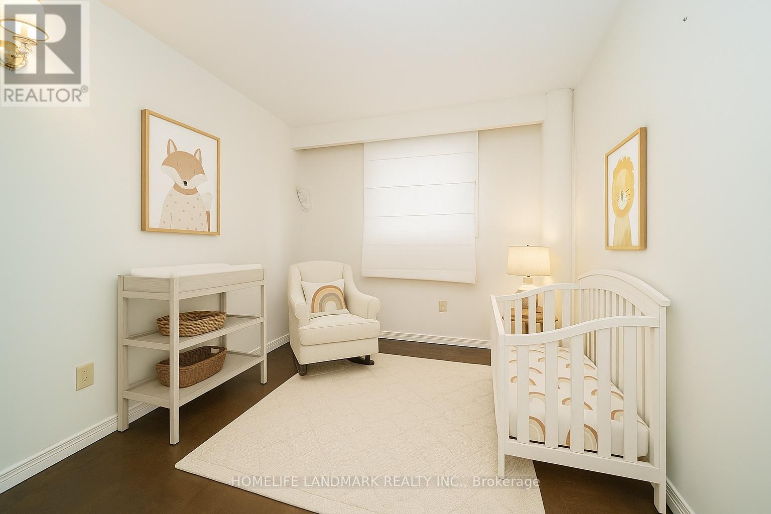 6929 Bilbao Lane, Mississauga, Ontario  L5N 1R2 - Photo 5 - W12445512