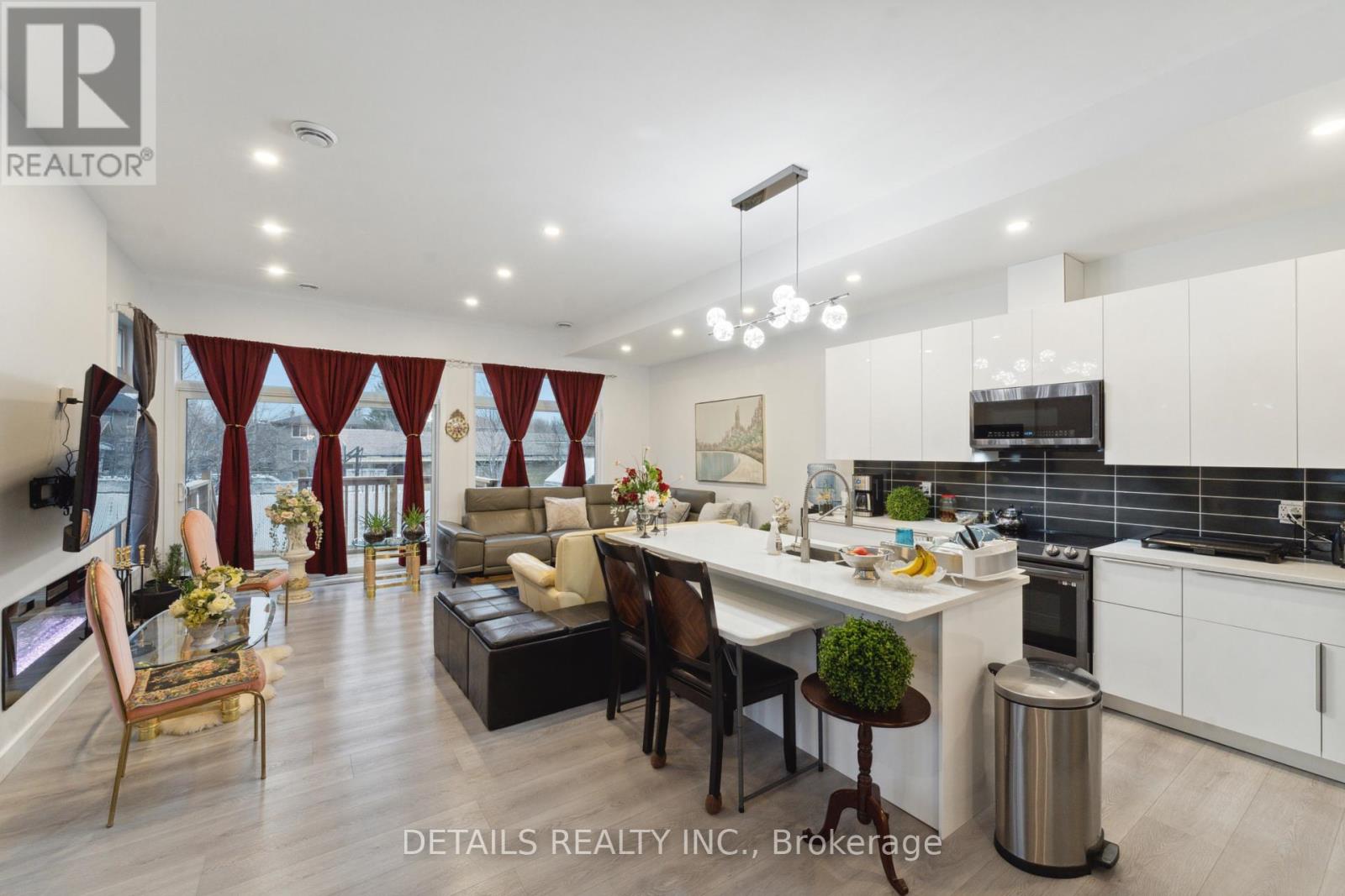 A - 137 Duford Street, Ottawa, Ontario  K1L 6Z5 - Photo 3 - X12445521
