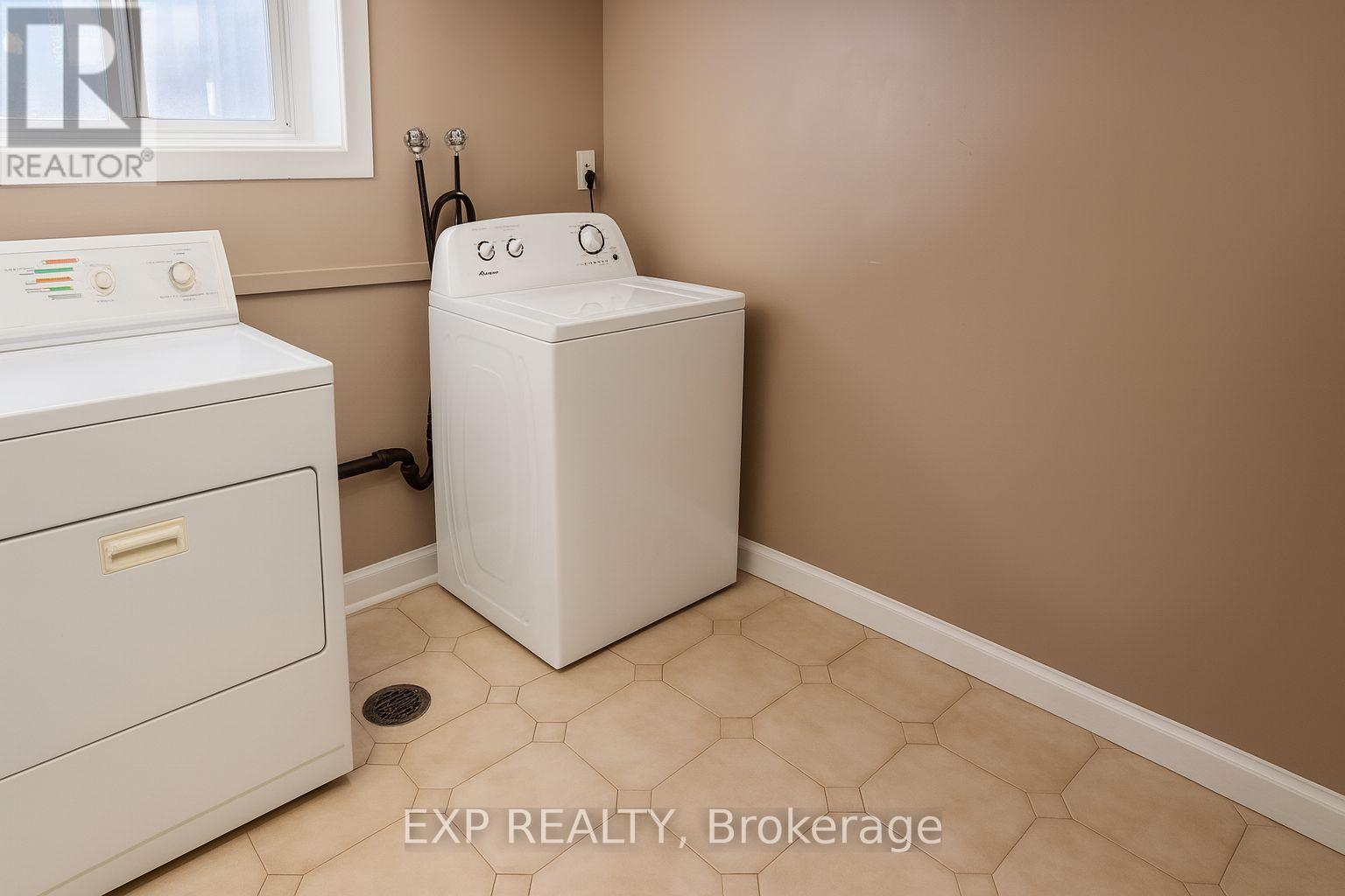 20 Marmora Street, St. Catharines, Ontario  L2P 3C1 - Photo 13 - X12445523