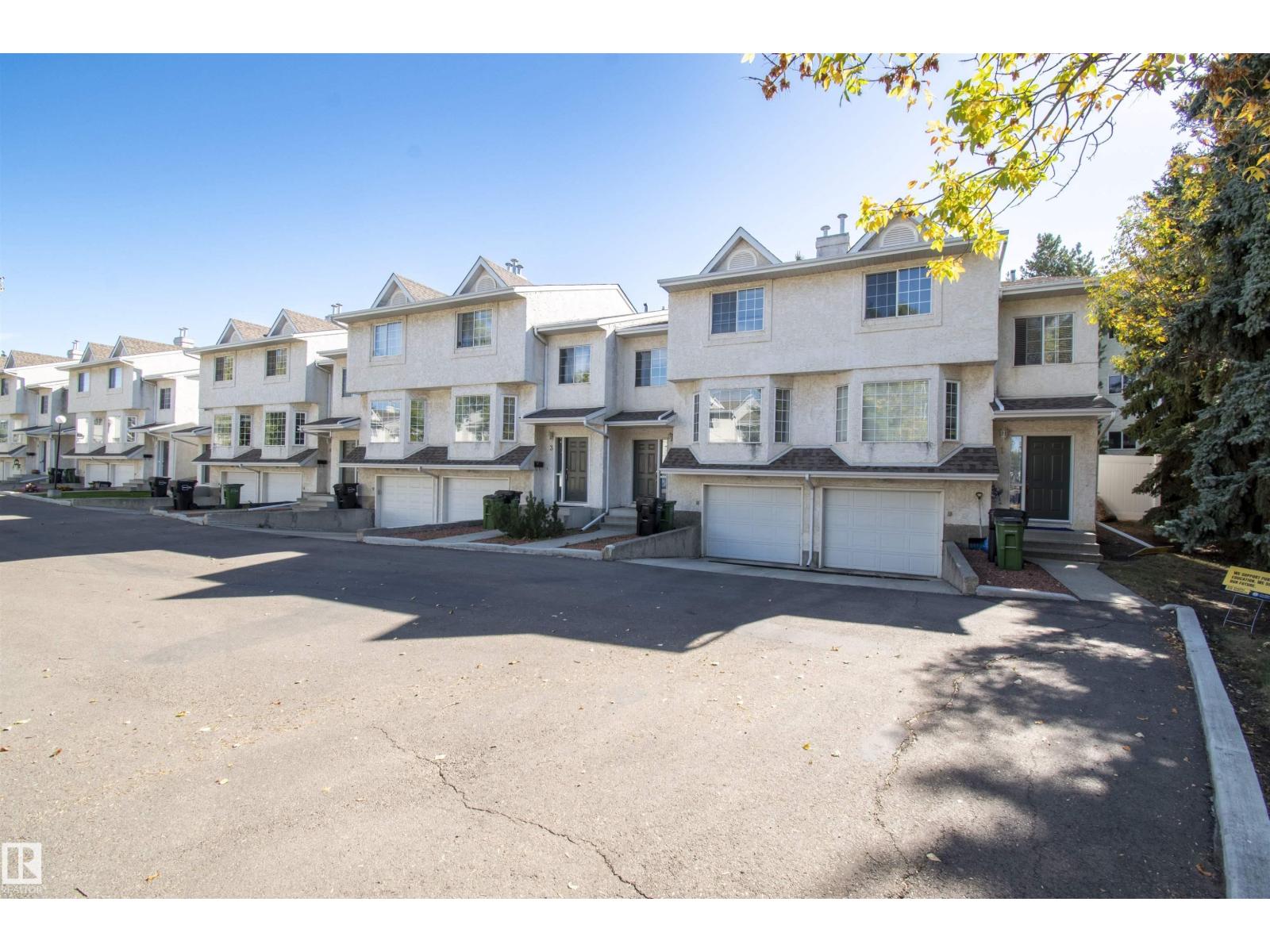 #2 9703 174 ST NW, Edmonton, Alberta