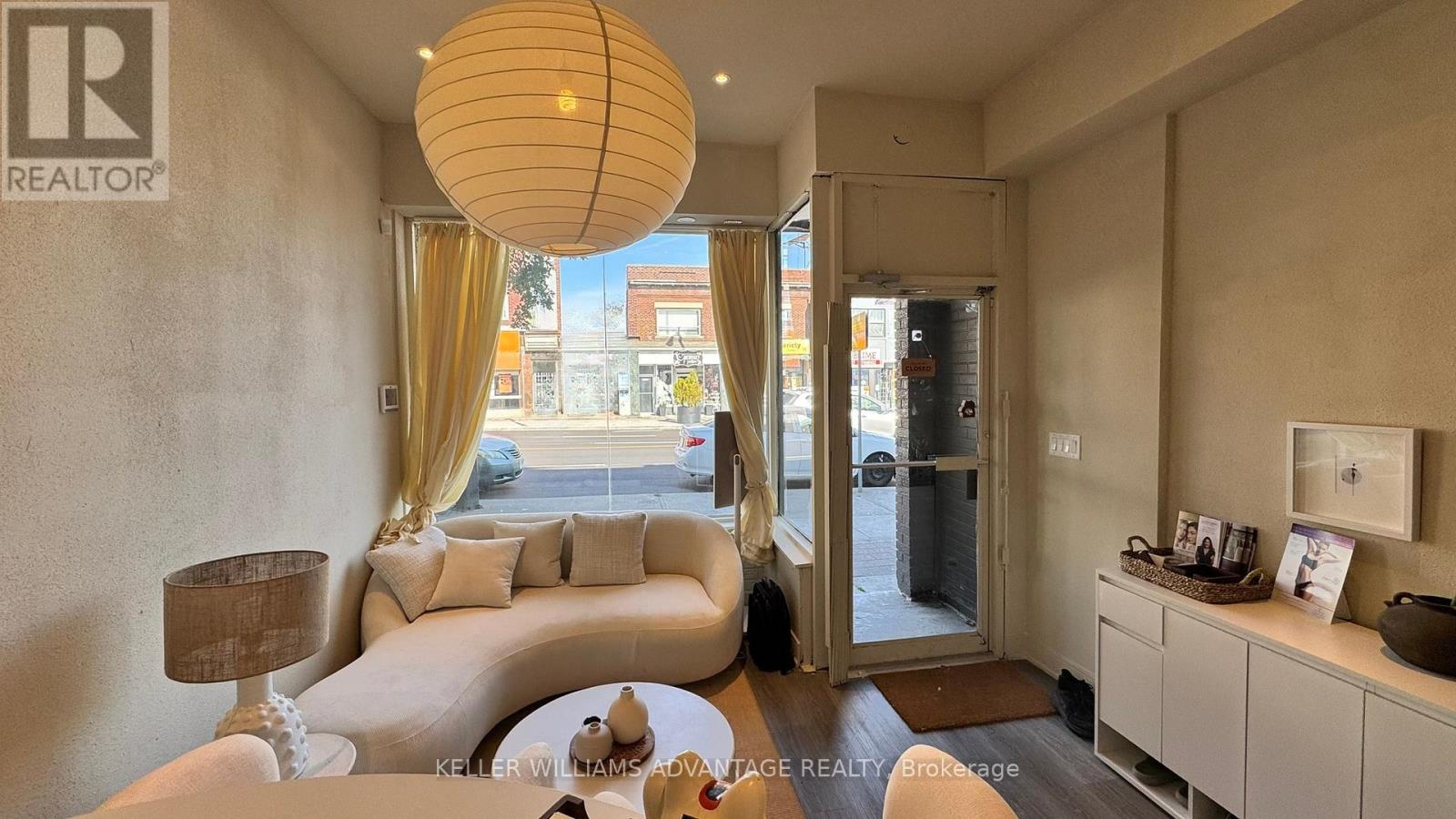 1647 Eglinton Avenue W, Toronto (Oakwood Village), Ontario  M6E 2H1 - Photo 2 - C12445519