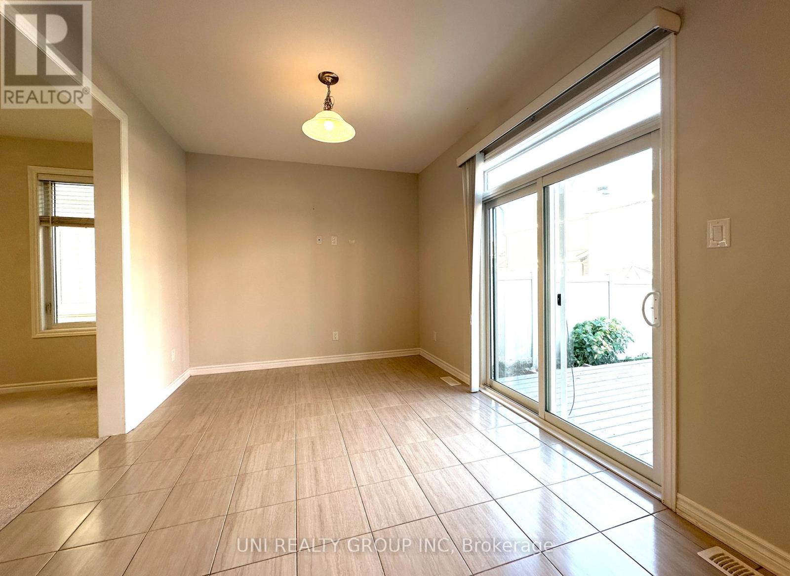 514 Honeylocust Avenue, Ottawa, Ontario  K2V 0K9 - Photo 13 - X12445528